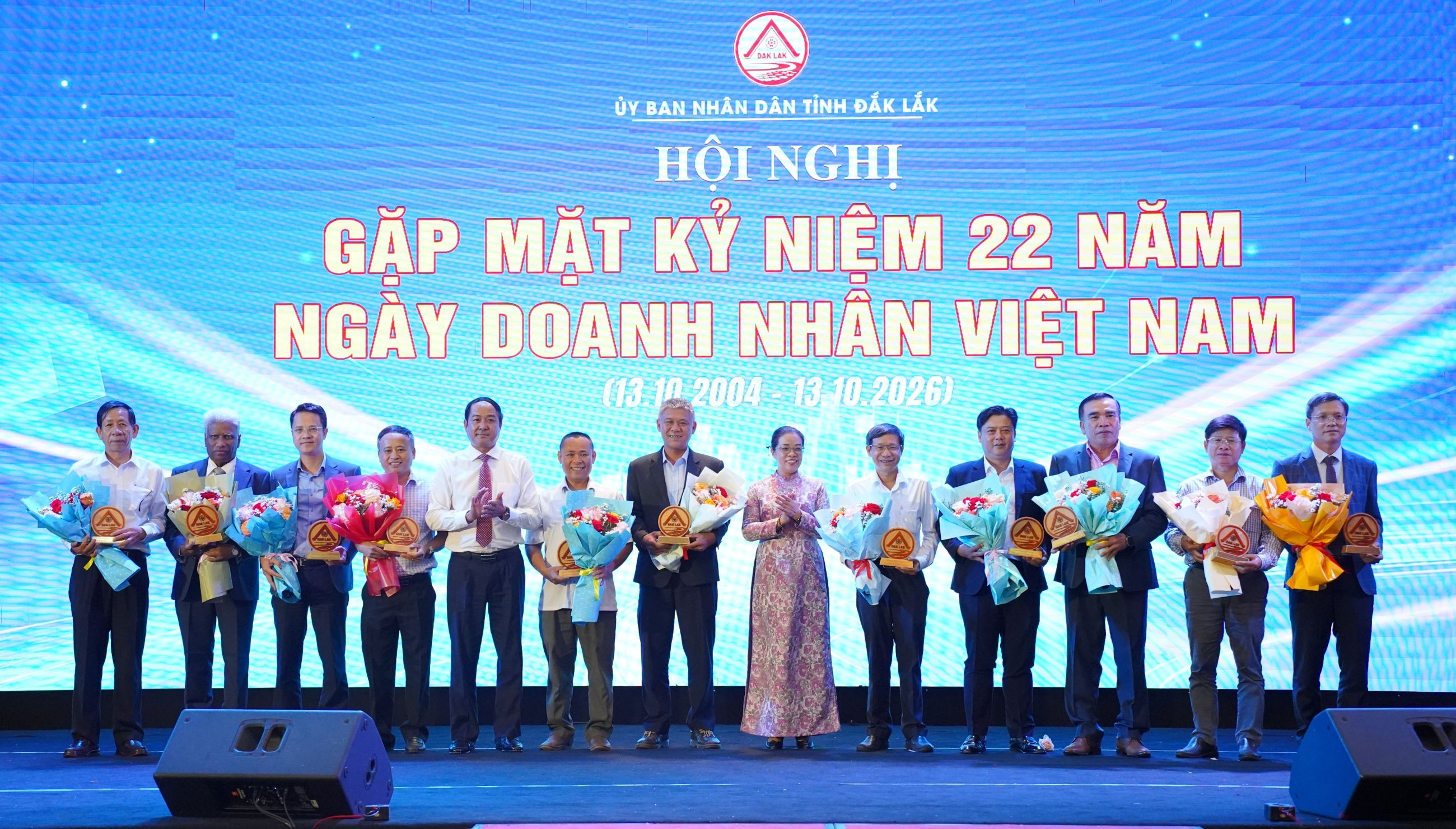 trao biểu trưng